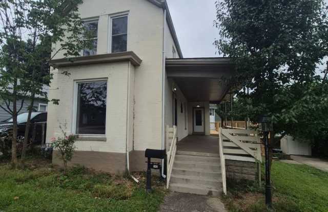 143 Kenton St, Elsmere, KY – Spacious 3-Bedroom, 2-Bath Home Gallery 1