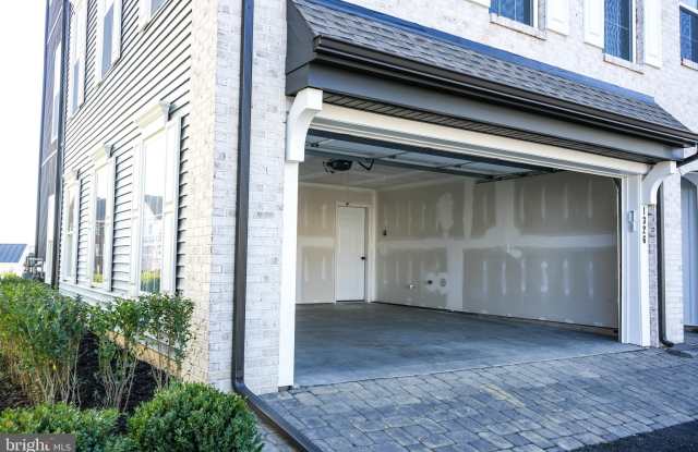 1326 REVIVAL DRIVE Gallery 2