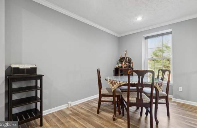 1679 FIELDTHORN DRIVE Gallery 4