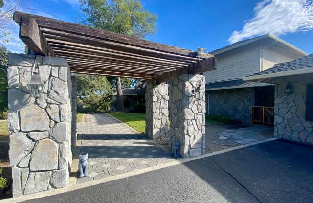Private Gated Los Gatos Estate with Pool & Panoramic Views Gallery 4