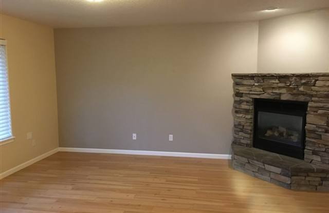 3 Bedroom Home in Bend's Sun Meadows Community Gallery 3