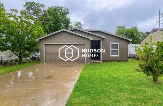 2504 Lyle Avenue photos photos