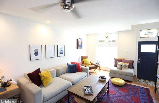 3916 HUDSON STREET Gallery 2