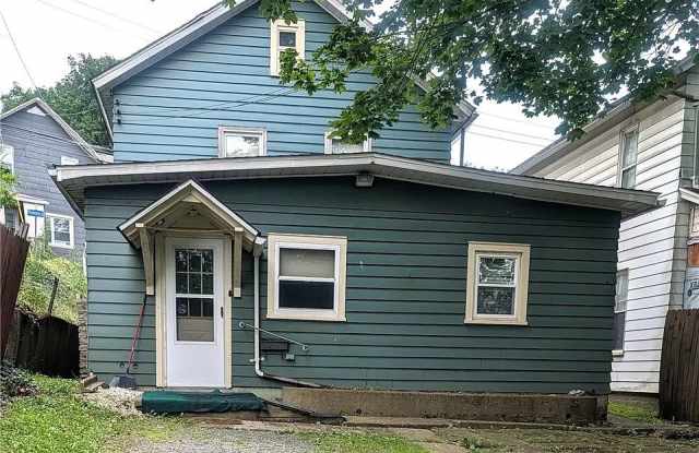 528 Hoffman Avenue Gallery 2