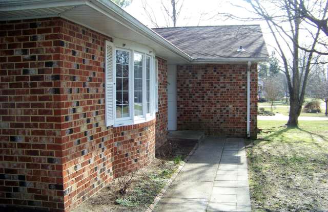 9758 LONGVIEW DRIVE Gallery 2