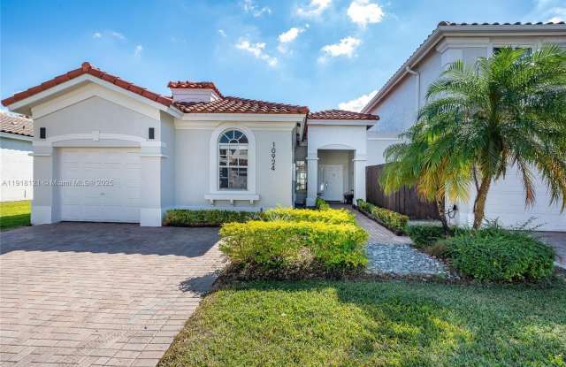 10924 NW 67th St - 10924 Northwest 67th Street, Doral, FL 33178