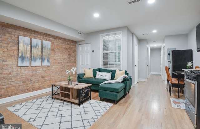 1255 RAUM Street NE Gallery 2