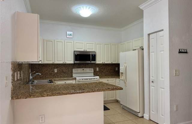 2741 NE 4th St photos photos