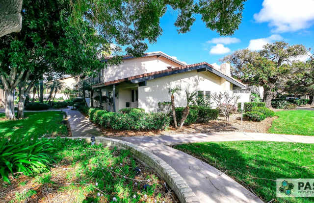 Point Loma Condo - Single-Story End Unit with Sunroom  2 Covered Parking Spots photos photos