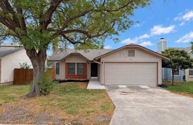 MOVE-IN READY 3-bedroom, 2-bath single-story home in Northeast San Antonio! Gallery 1