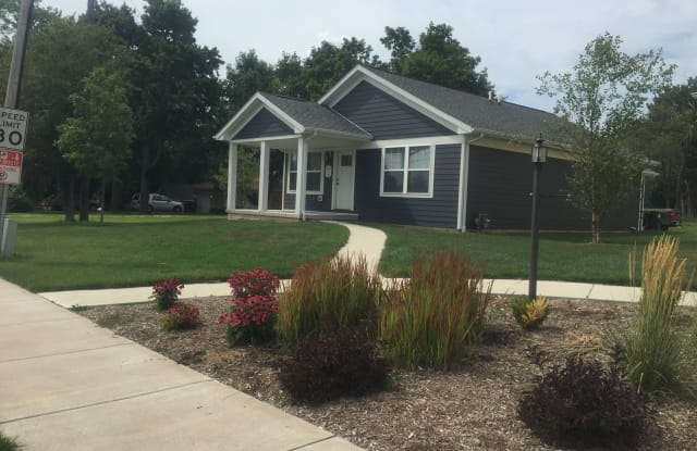 3021 W Lake Avenue, Cottage 10 - 3021 W Lake Ave, Peoria, IL 61615