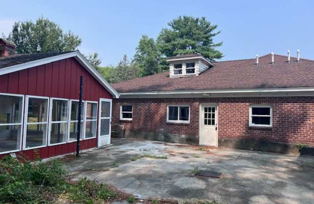 Large 4 bedroom, 2 1/2 bath home for rent in Ravena, NY on Rt 9W photos photos