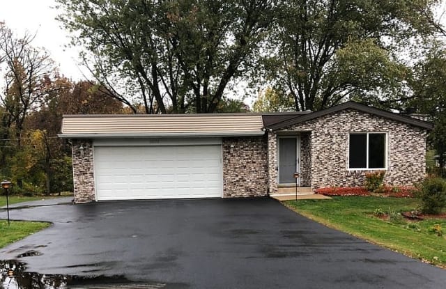 22172 W Pineview Dr, Antioch, IL 60002 - 22172 West Pineview Drive, Lake County, IL 60002