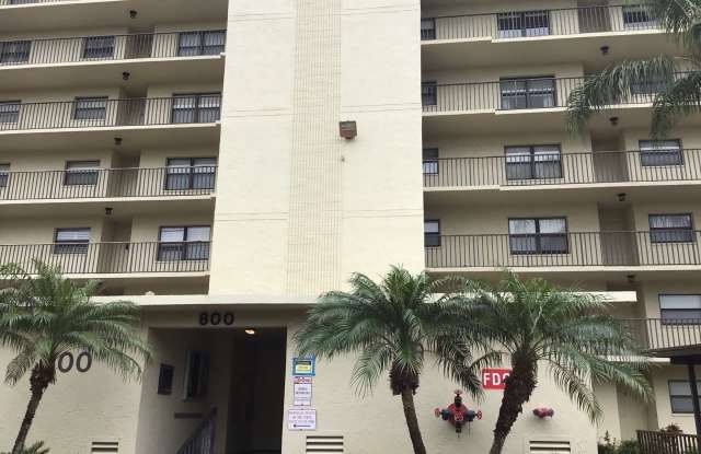 800 Cove Cay Dr Unit 5D Gallery 2