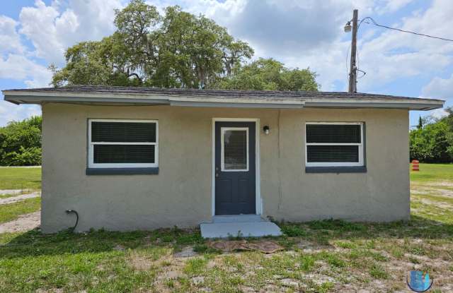 Perfect 4 Bedroom, 2 Bath with a BONUS ROOM available for rent immediately! photos photos