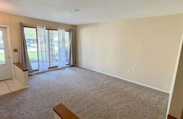 5739 Willow Creek Drive Gallery 4