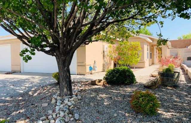 Lovely 1460/sf 3 Bedroom  2 Bath  2/CG TH photos photos