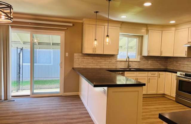 Completely Remodeled 3/2 in desirable East Elk Grove!!! Gallery 1