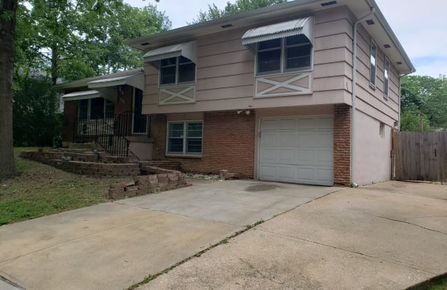 9315 Richmond Ave - 9315 Richmond Avenue, Kansas City, MO 64138