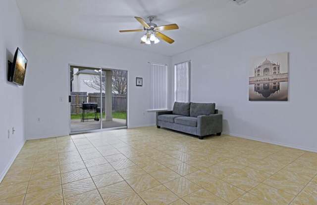 6110 Ringsby Road Gallery 2