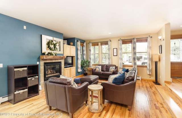 408 Meadow Court Gallery 2