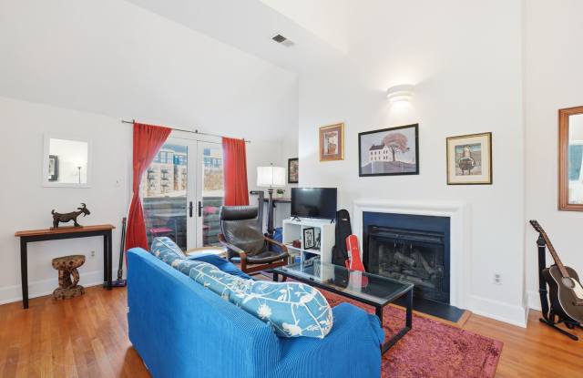 Charming Historic Capitol Hill Loft | 1 BR + Lofted Bedroom photos photos Charming Historic Capitol Hill Loft | 1 BR + Lofted Bedroom photos photos