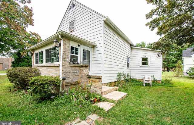 10560 SHAKER DR Gallery 2