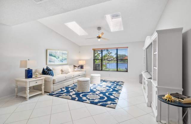 428 DEER CREEK LAKE POINT S Lane Gallery 2