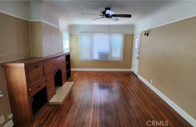 172 Claremont Gallery 3