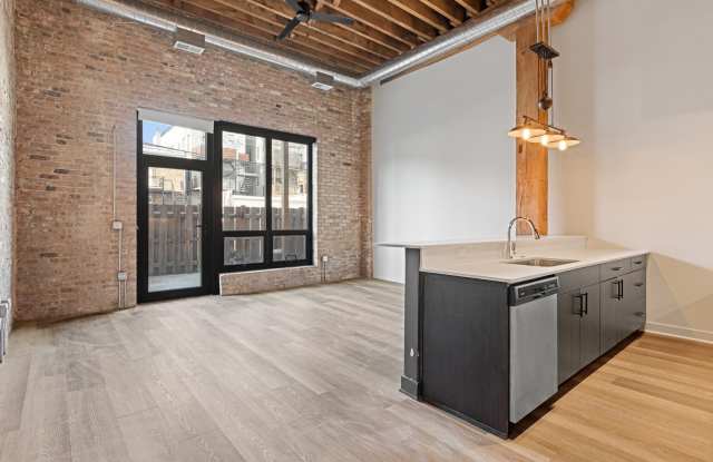 818 N Wolcott Avenue Gallery 4