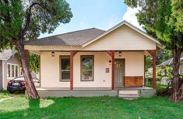 607 S Willomet Avenue - 607 South Willomet Avenue, Dallas, TX 75208