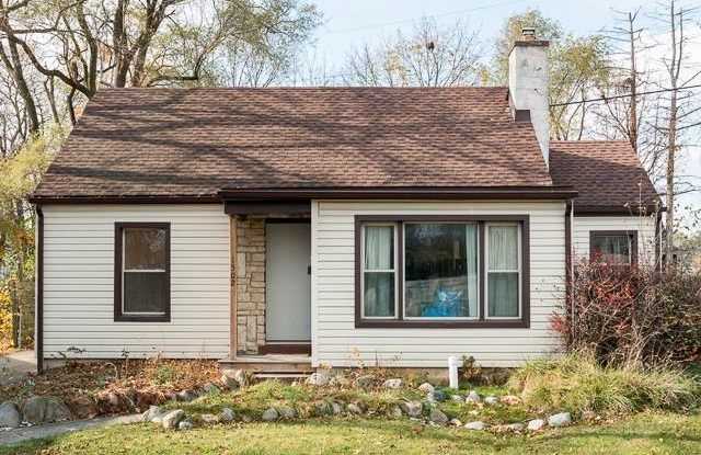 1502 White Gallery 2
