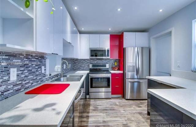 219 NE 14th Ave - 219 Northeast 14th Avenue, Hallandale Beach, FL 33009