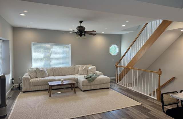 28 Melrose Drive unit: 10 photos photos 28 Melrose Drive unit: 10 photos photos