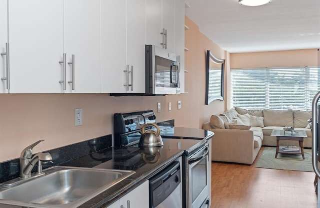 3250 NE 28th St - 3250 Northeast 28th Street, Fort Lauderdale, FL 33308