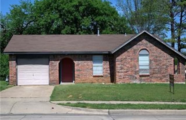 600 Renfro Street NW - 600 Northwest Renfro Street, Burleson, TX 76028