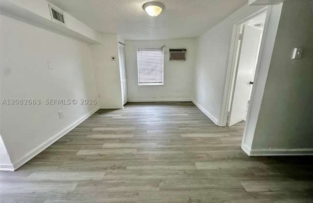 2306 NW Flagler Ter Gallery 2
