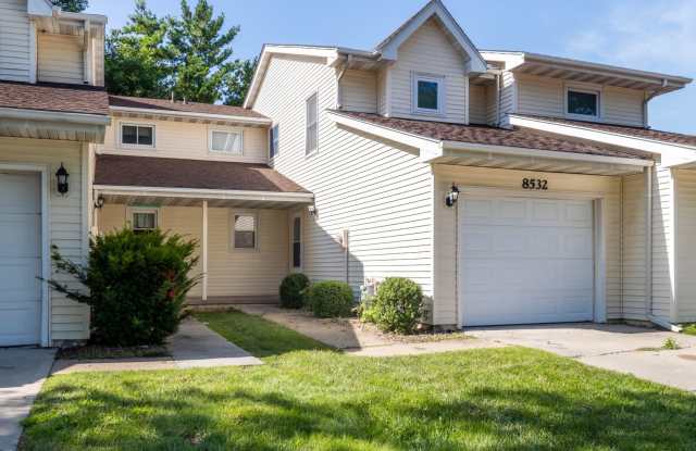 Beautiful 2 Bedroom, 2 Bathroom Townhouse in Urbandale photos photos