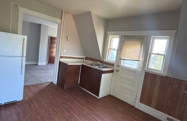 MVB Properties LLC - 1423 Summit St - New Gallery 3
