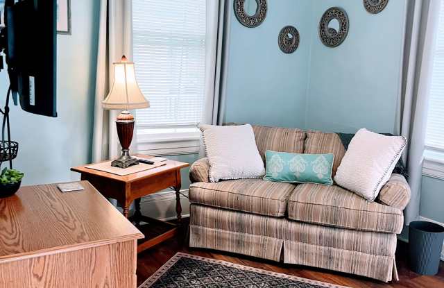 684 Montrose Ave Se - 684 Montrose Avenue Southeast, Roanoke, VA 24013
