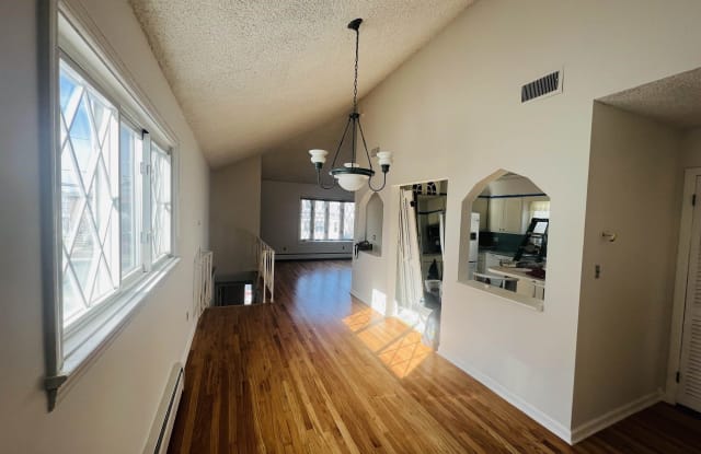 720 8TH ST - 720 8th Street, Secaucus, NJ 07094
