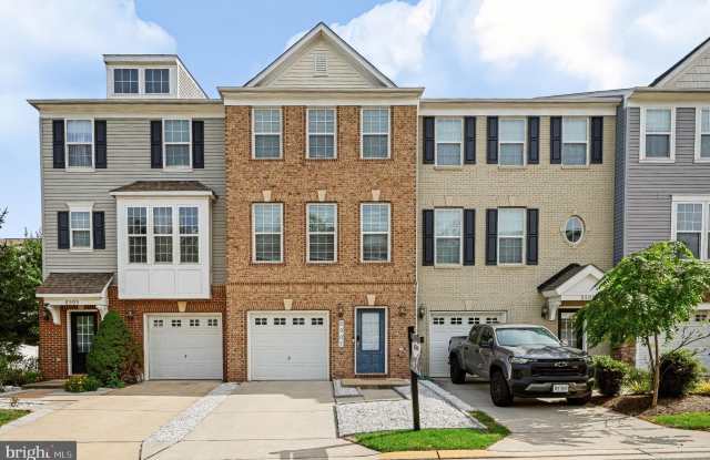8907 ENGLEWOOD FARMS Drive Gallery 1