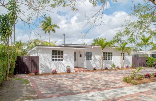 5951 SW 46th Ter Gallery 1