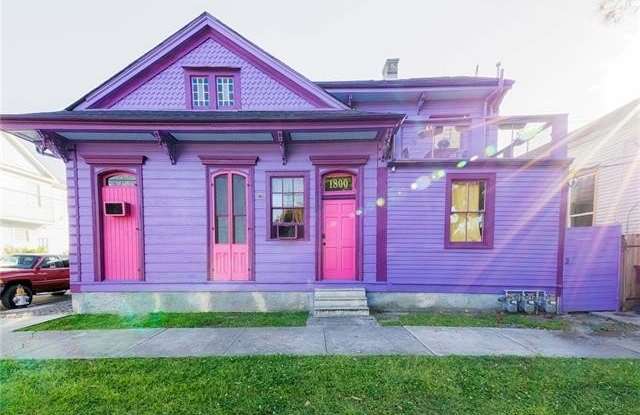 1033 N DERBIGNY Street photos photos