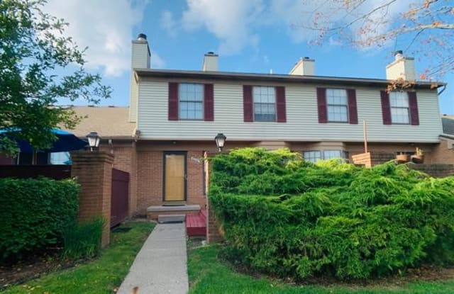 38862 Country Circle - 38862 Country Circle, Farmington Hills, MI 48331