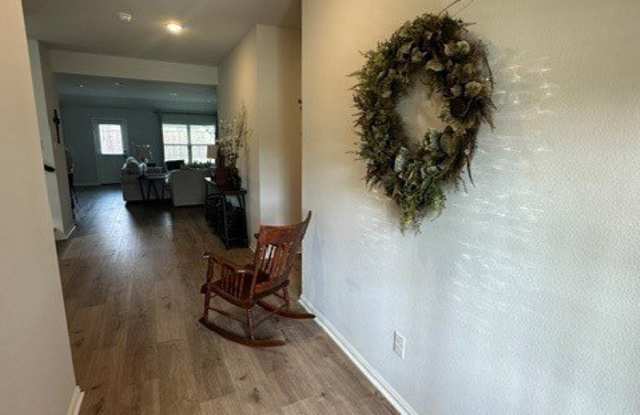 516 Hickory Ridge Gallery 2