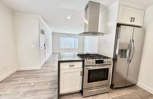 Remodeled 2 Bedroom, 2 Bath Condo with 2 Tandem Parkings Spot! photos photos
