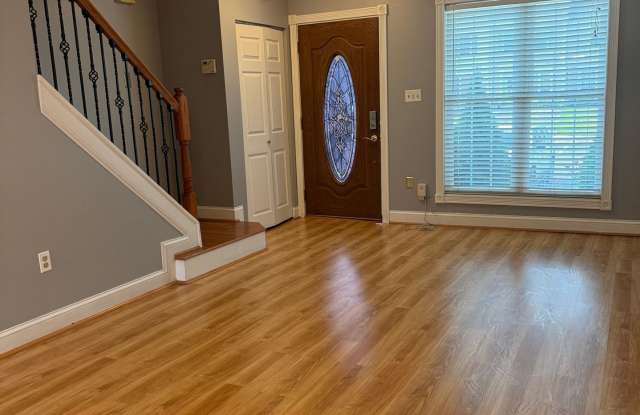 2 Bedroom Townhome in Glen Burnie Gallery 4
