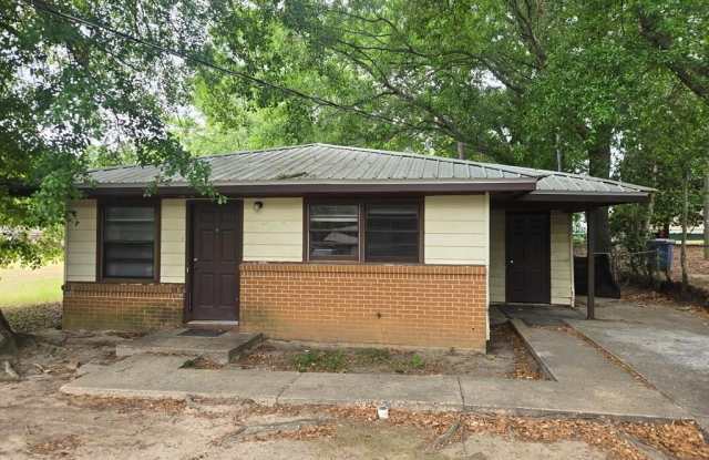 806 S. Ussery photos photos