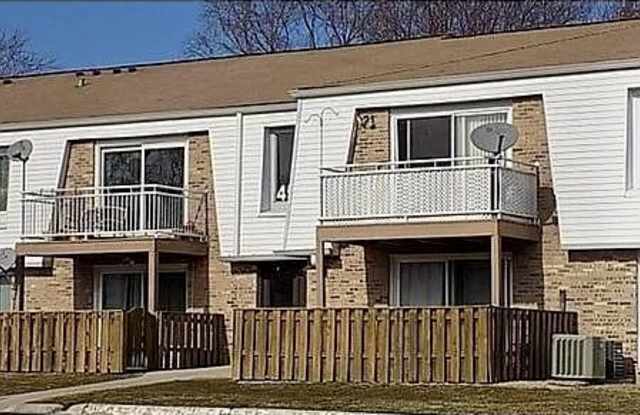 4512 Kings Walk Dr - 4512 Kings Walk Drive, Rolling Meadows, IL 60008